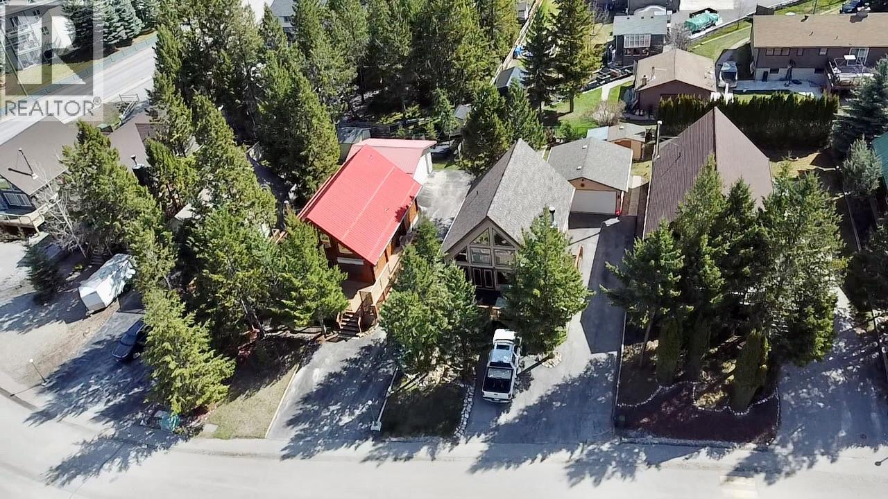 7490 Pine Cone Lane, Radium Hot Springs, British Columbia  V0A 1M0 - Photo 2 - 10384368
