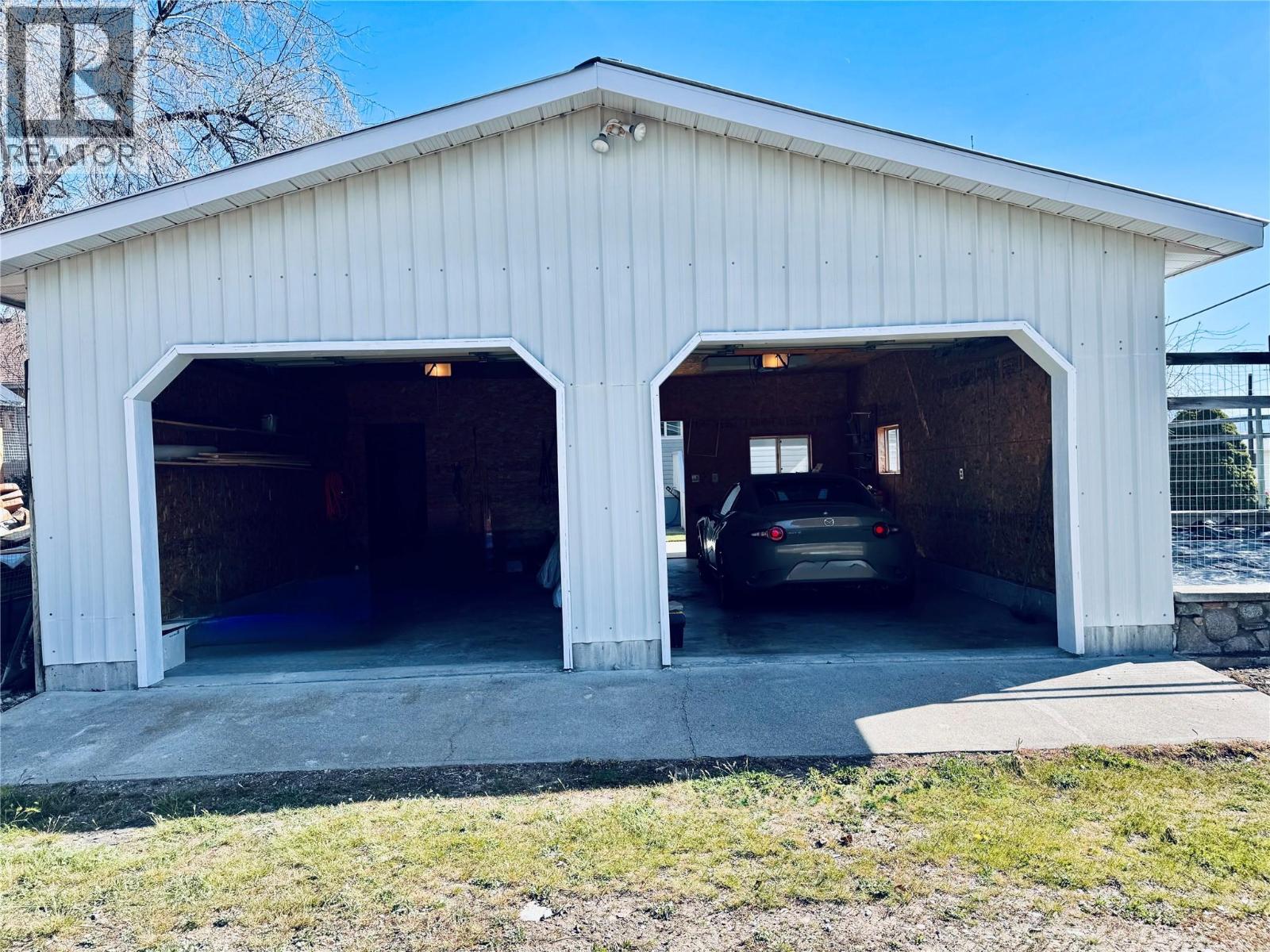 7027 18th Street, Grand Forks, British Columbia  V0H 1H2 - Photo 8 - 10384273