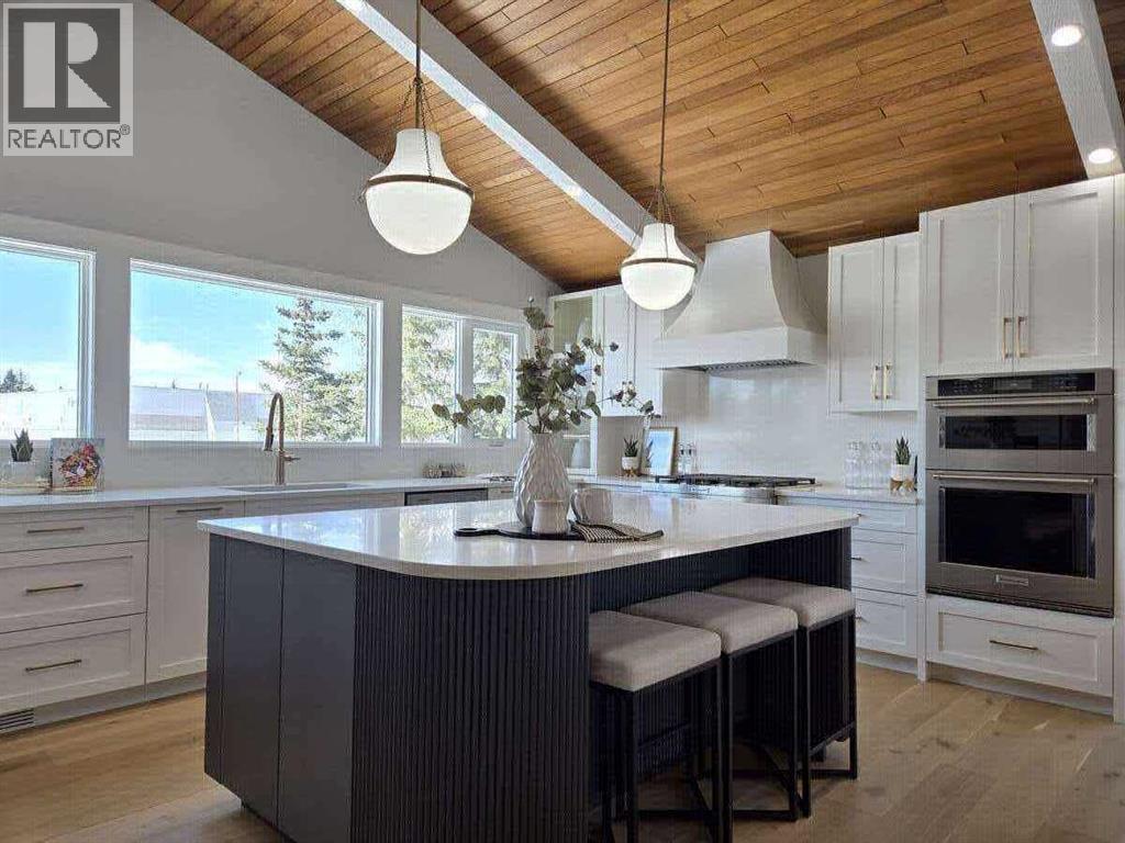 172 Oakchurch Place Sw, Calgary, Alberta  T2V 4B5 - Photo 9 - A2302538