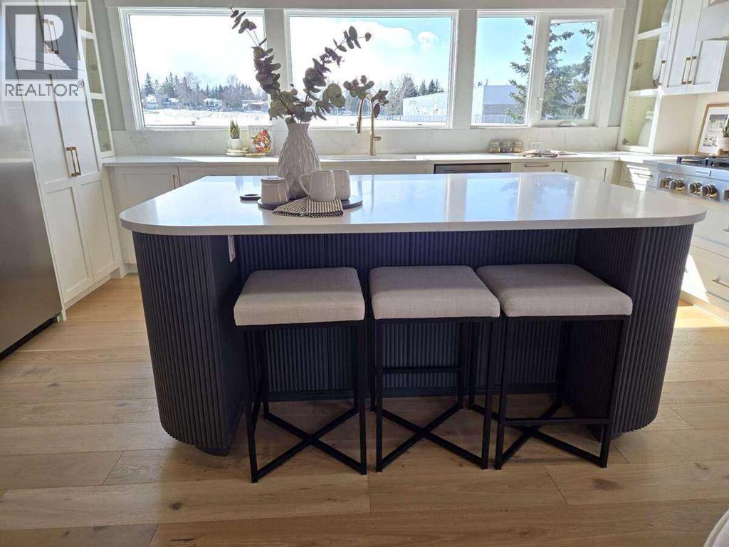 172 Oakchurch Place Sw, Calgary, Alberta  T2V 4B5 - Photo 10 - A2302538