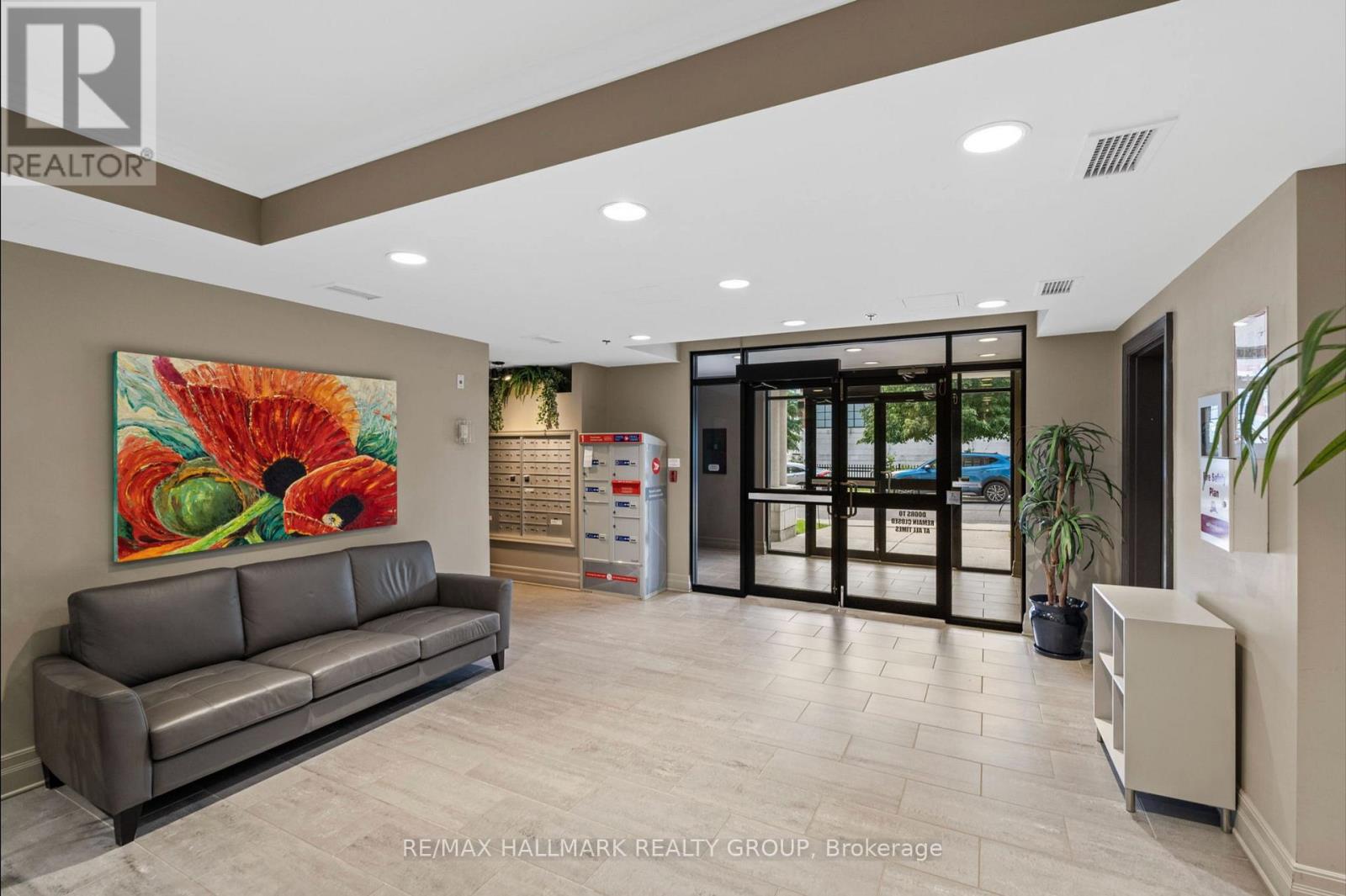 208 - 260 Besserer Street, Ottawa, Ontario  K1N 1J3 - Photo 2 - X13028042