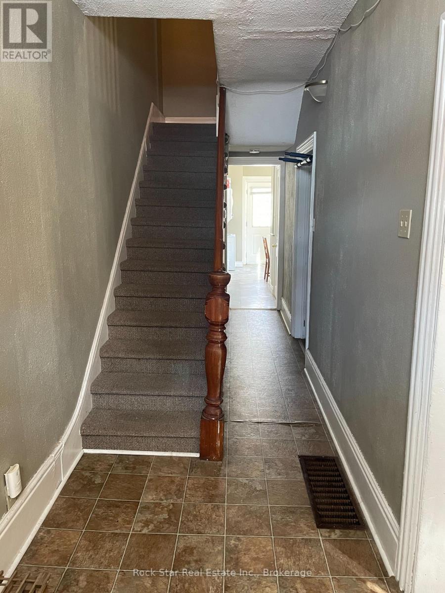 213 Colborne Street, Kingston, Ontario  K7K 1E4 - Photo 2 - X13028034