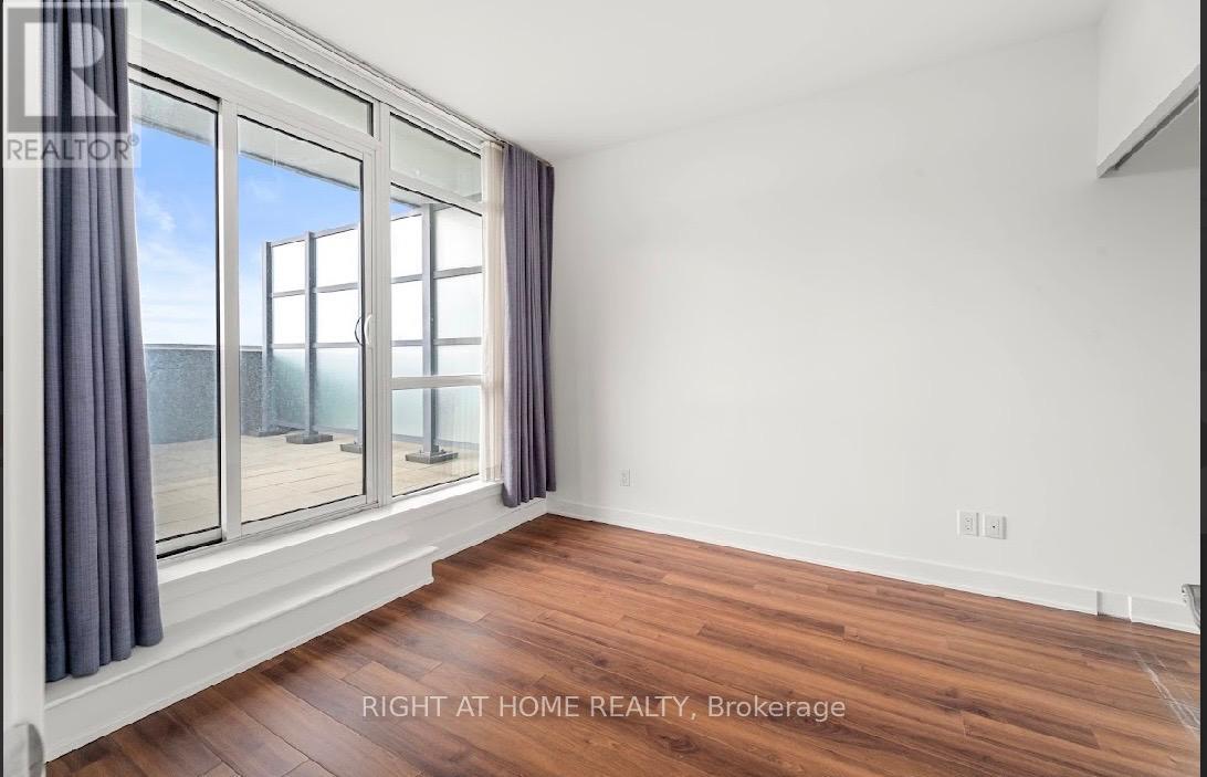 2011 - 210 Simcoe Street, Toronto, Ontario  M5T 0A9 - Photo 21 - C13028020