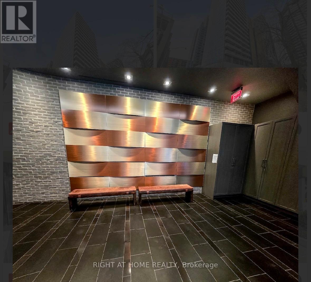 2011 - 210 Simcoe Street, Toronto, Ontario  M5T 0A9 - Photo 6 - C13028020