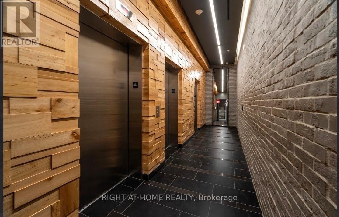 2011 - 210 Simcoe Street, Toronto, Ontario  M5T 0A9 - Photo 7 - C13028020