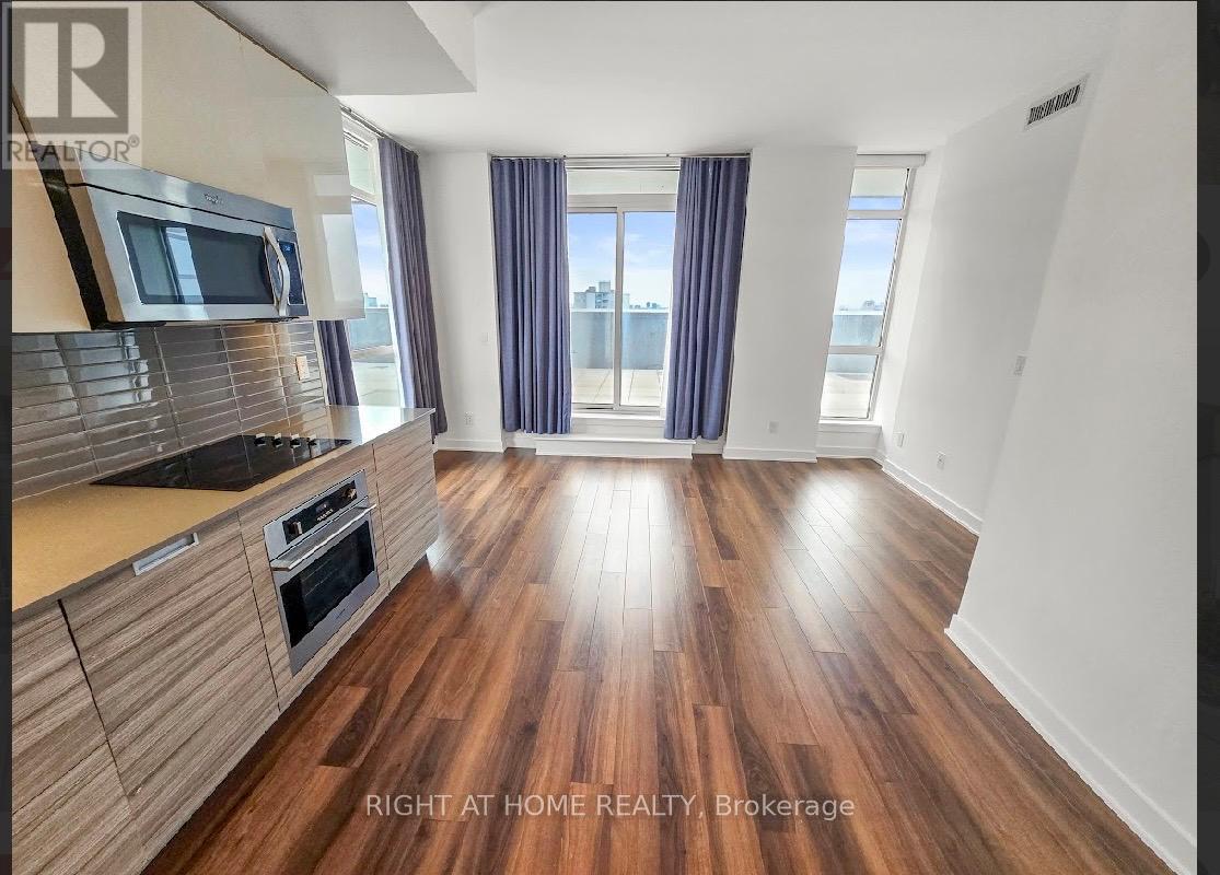 2011 - 210 Simcoe Street, Toronto, Ontario  M5T 0A9 - Photo 8 - C13028020