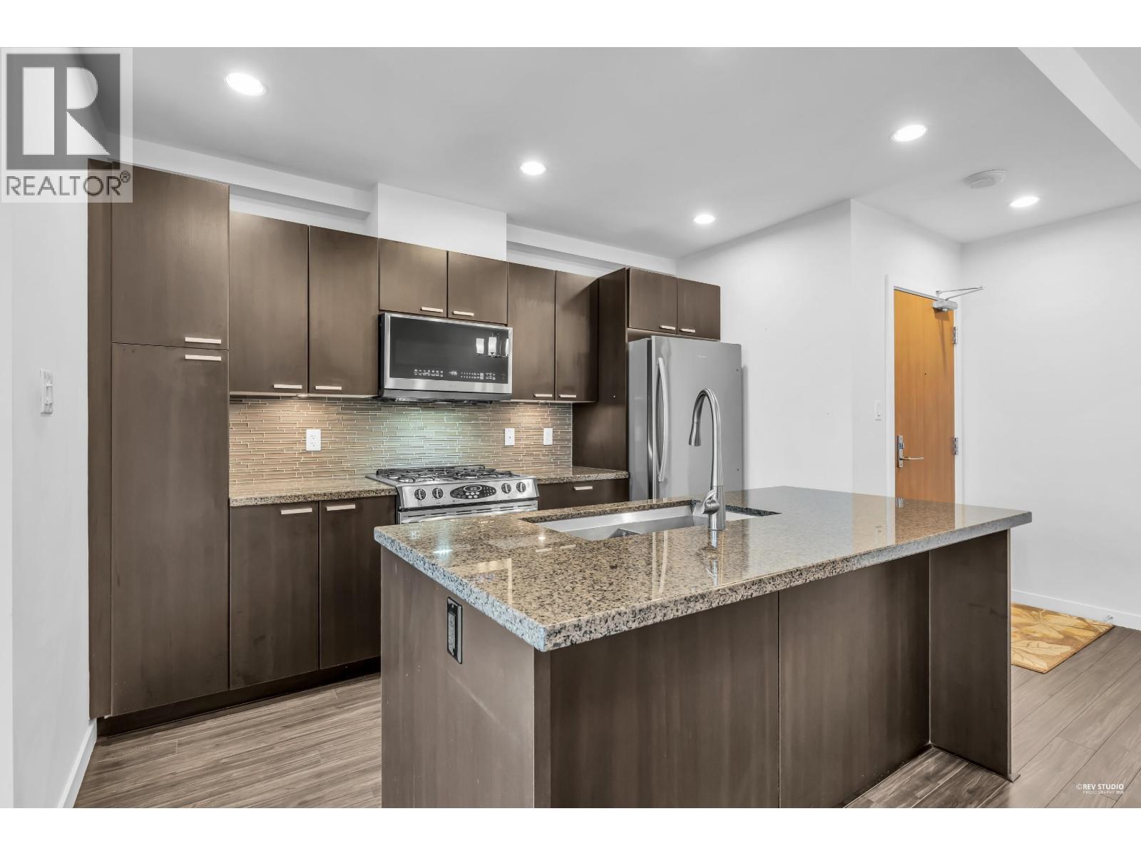 304 2200 Douglas Road, Burnaby, British Columbia  V5C 0G8 - Photo 9 - R3114432