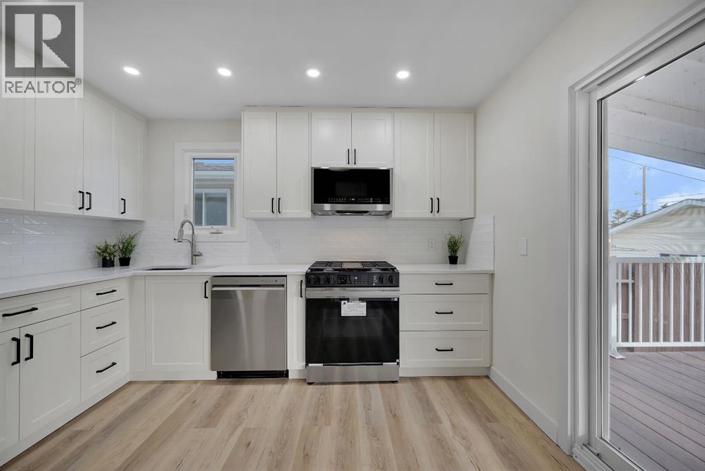 308 Doverview Crescent Se, Calgary, Alberta  T2B 1Y6 - Photo 12 - A2283538