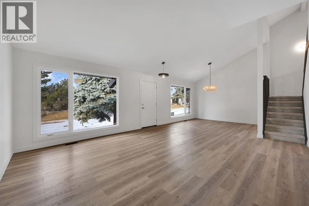 308 Doverview Crescent Se, Calgary, Alberta  T2B 1Y6 - Photo 6 - A2283538