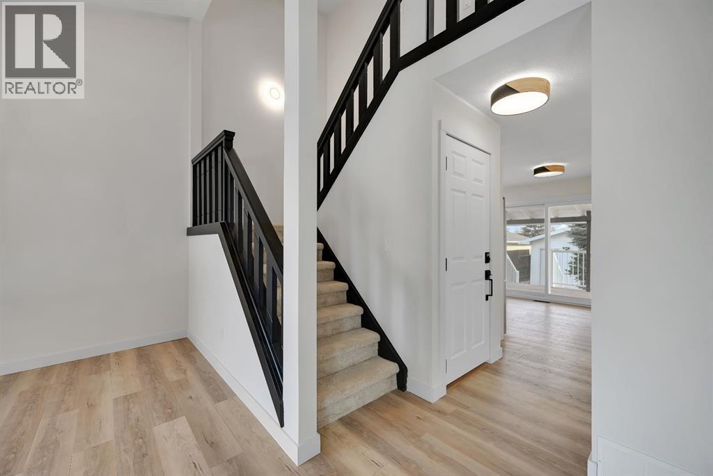 308 Doverview Crescent Se, Calgary, Alberta  T2B 1Y6 - Photo 9 - A2283538