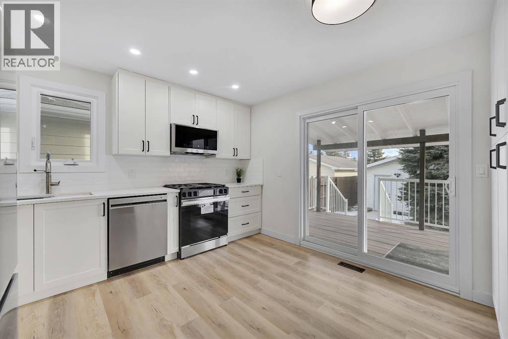 308 Doverview Crescent Se, Calgary, Alberta  T2B 1Y6 - Photo 11 - A2283538