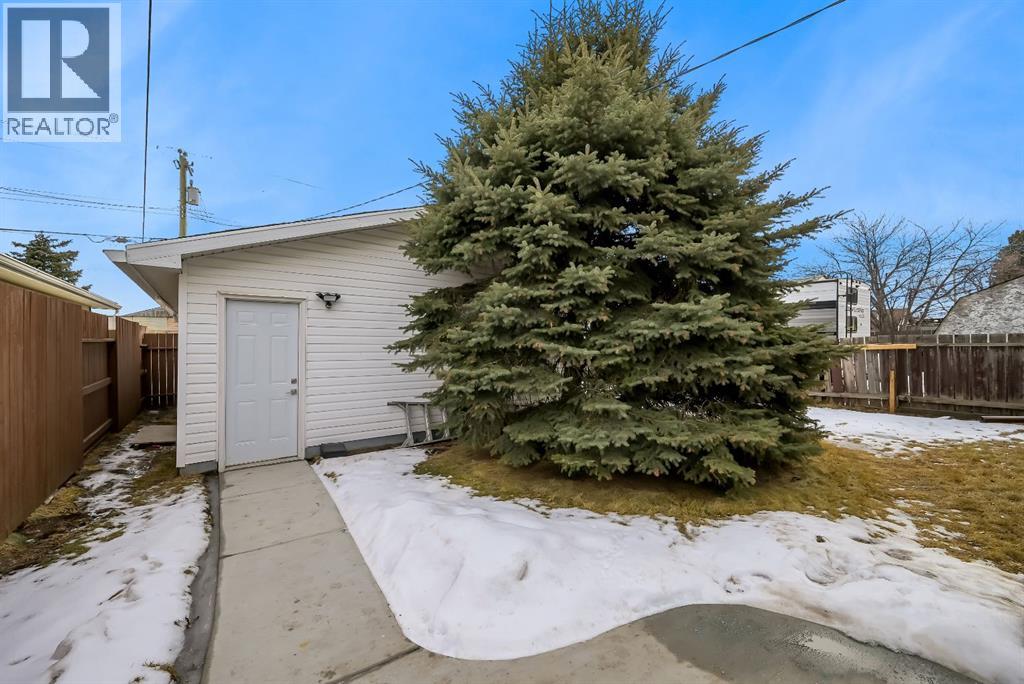 308 Doverview Crescent Se, Calgary, Alberta  T2B 1Y6 - Photo 47 - A2283538