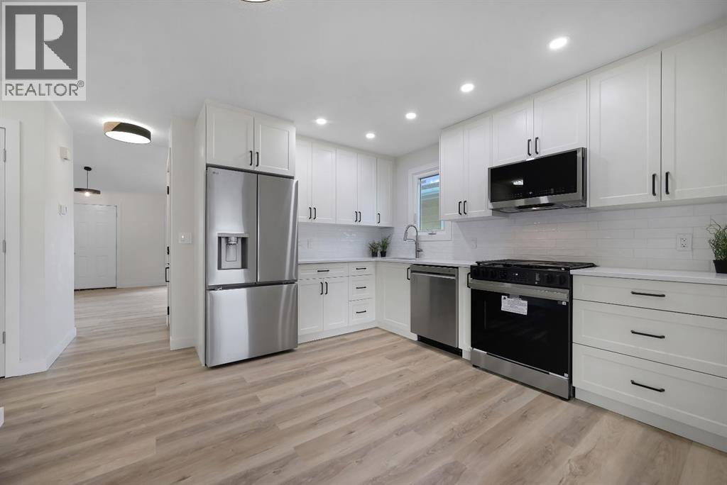 308 Doverview Crescent Se, Calgary, Alberta  T2B 1Y6 - Photo 14 - A2283538