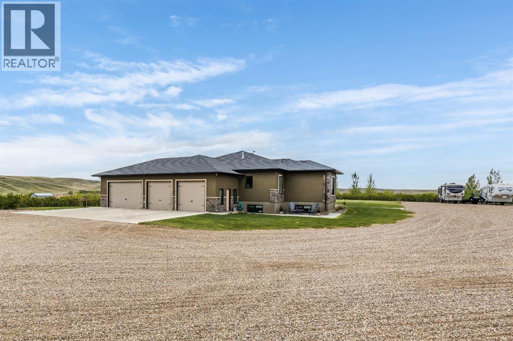 11232 Black & White Trail, Rural Cypress County, Alberta  T0K 1Z0 - Photo 3 - A2301844