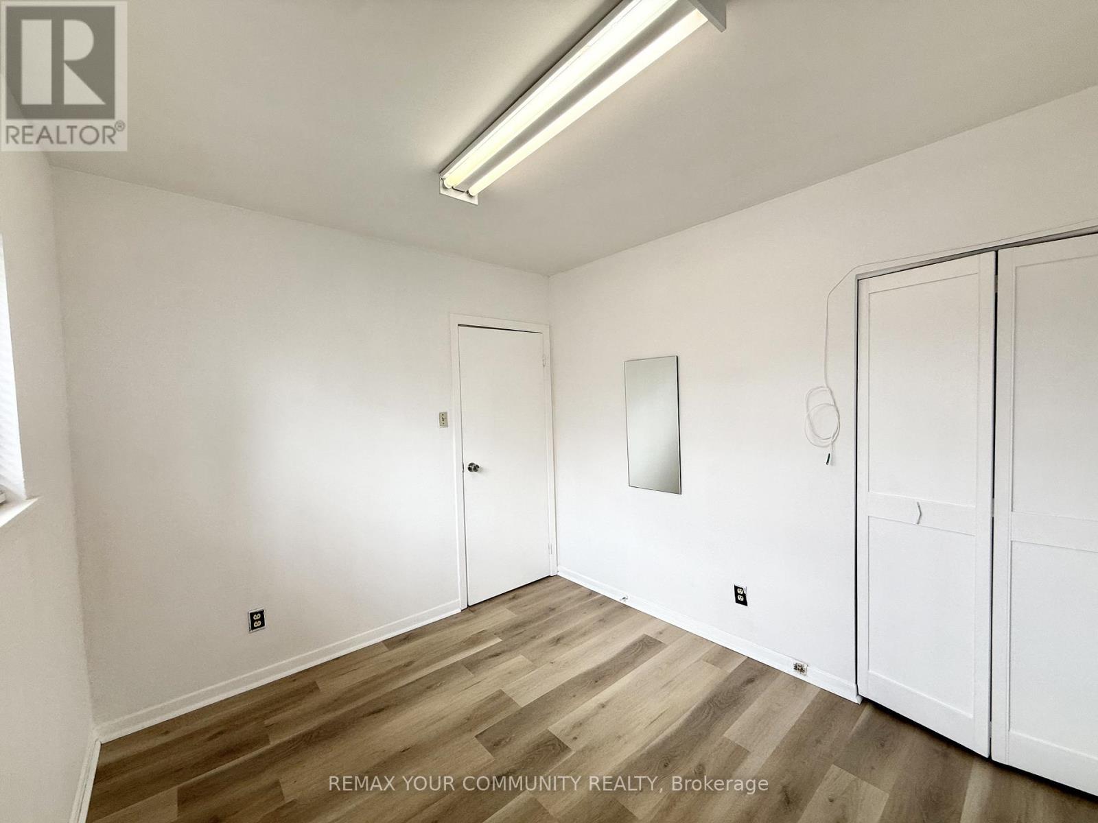 Upper - 17 Regatta Crescent, Toronto, Ontario  M2R 2X7 - Photo 18 - C13026872