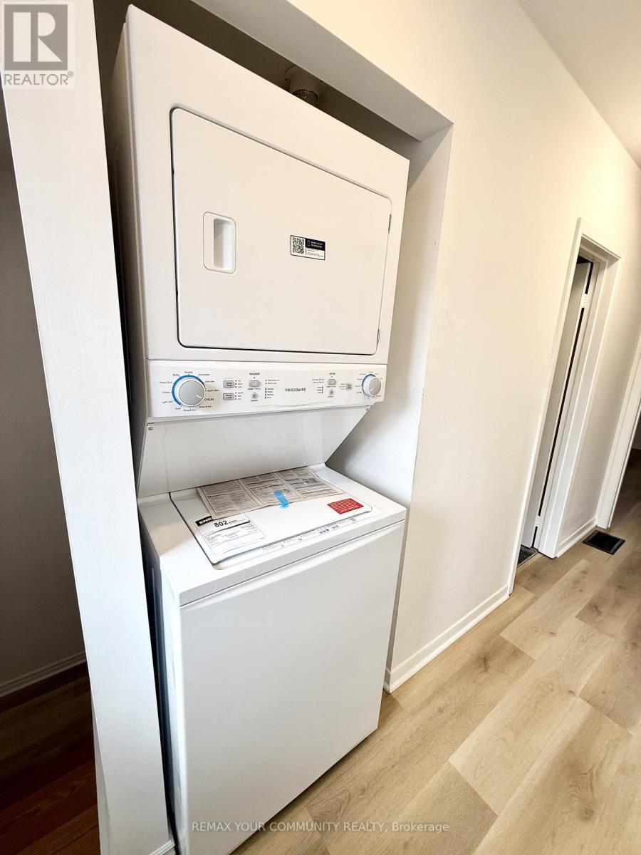 Upper - 17 Regatta Crescent, Toronto, Ontario  M2R 2X7 - Photo 21 - C13026872