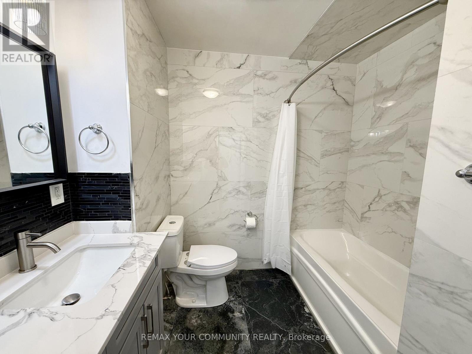 Upper - 17 Regatta Crescent, Toronto, Ontario  M2R 2X7 - Photo 15 - C13026872