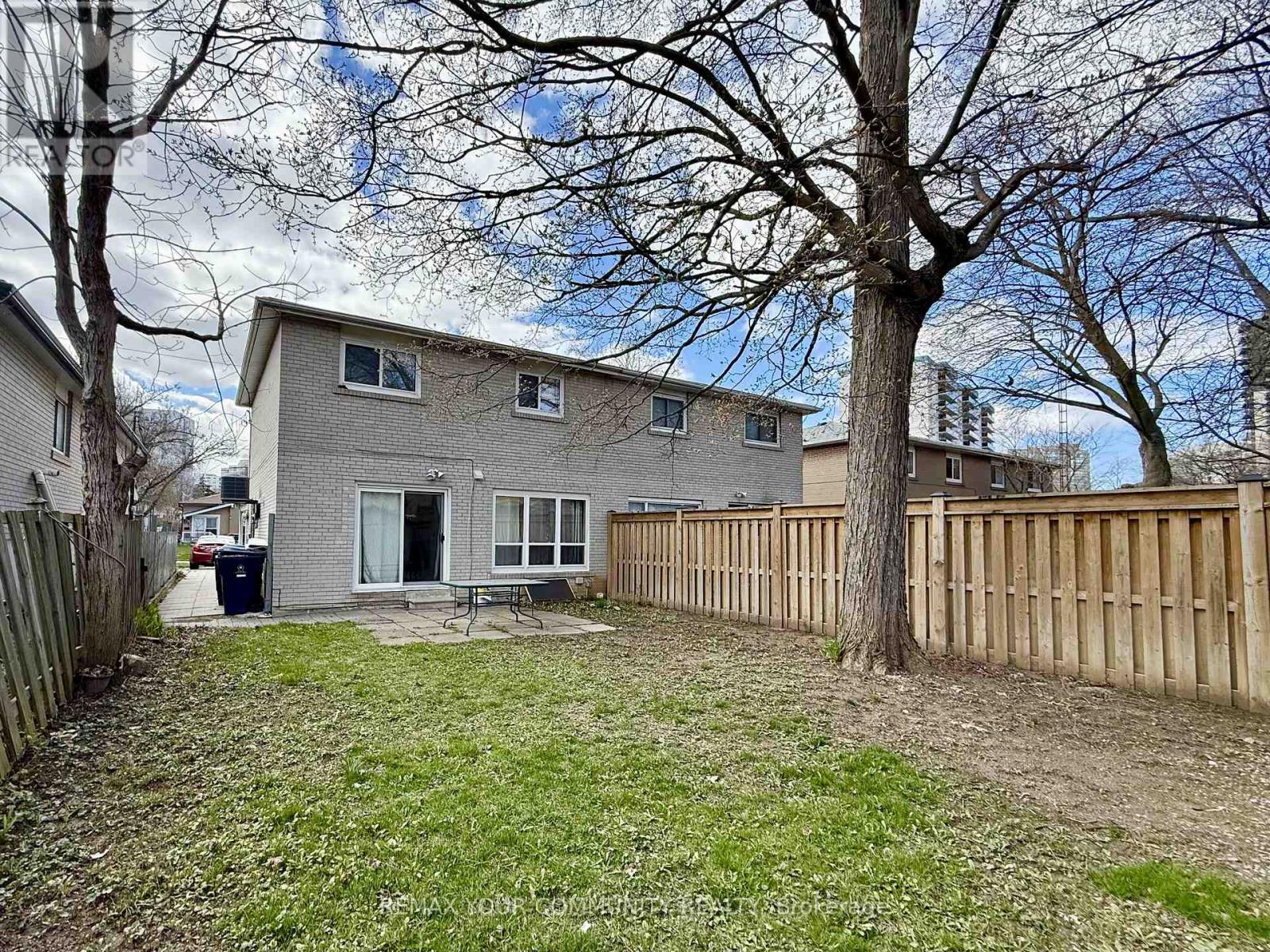 Upper - 17 Regatta Crescent, Toronto, Ontario  M2R 2X7 - Photo 22 - C13026872