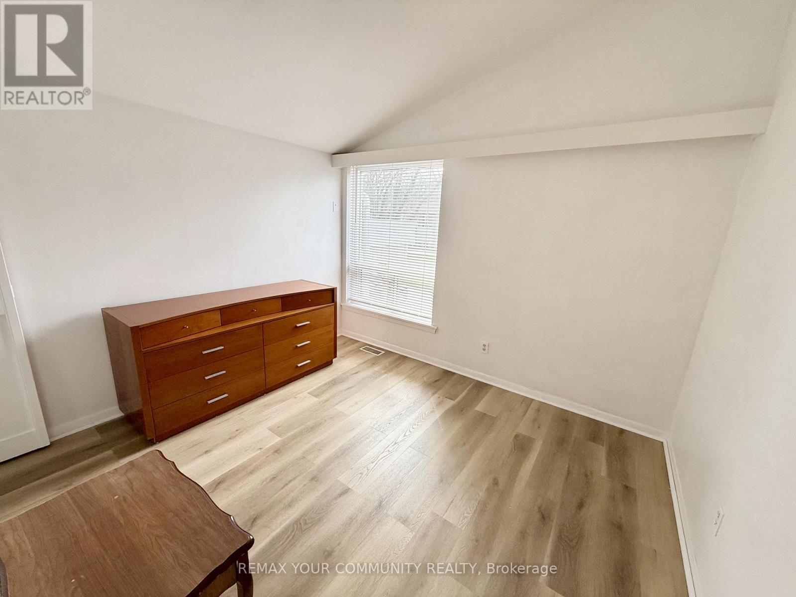 Upper - 17 Regatta Crescent, Toronto, Ontario  M2R 2X7 - Photo 9 - C13026872