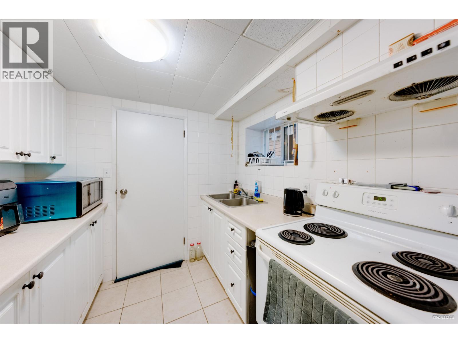 3342 Adanac Street, Vancouver, British Columbia  V5K 2P3 - Photo 14 - R3114437