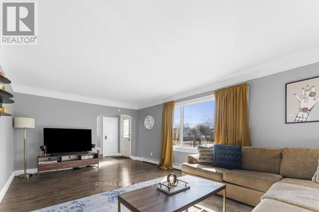 188 Thorold Road, Welland, Ontario  L3C 3V7 - Photo 3 - X12787850