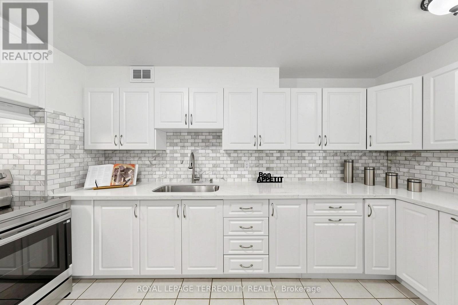 1410 - 455 Sentinel Road, Toronto, Ontario  M3J 1V5 - Photo 9 - W13028024