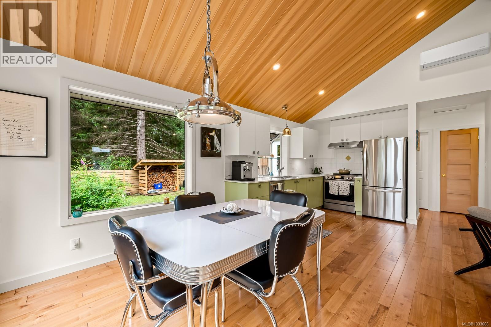 1677 Baikie Rd, Denman Island, British Columbia  V0R 1T0 - Photo 13 - 1033066