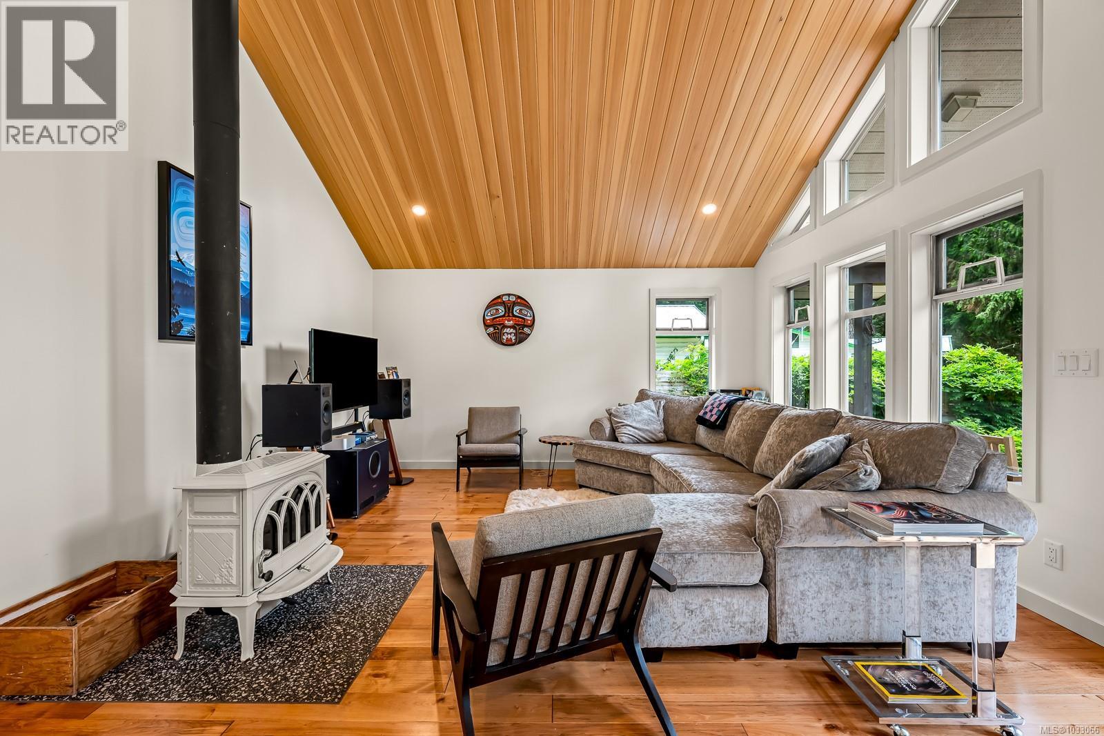 1677 Baikie Rd, Denman Island, British Columbia  V0R 1T0 - Photo 4 - 1033066