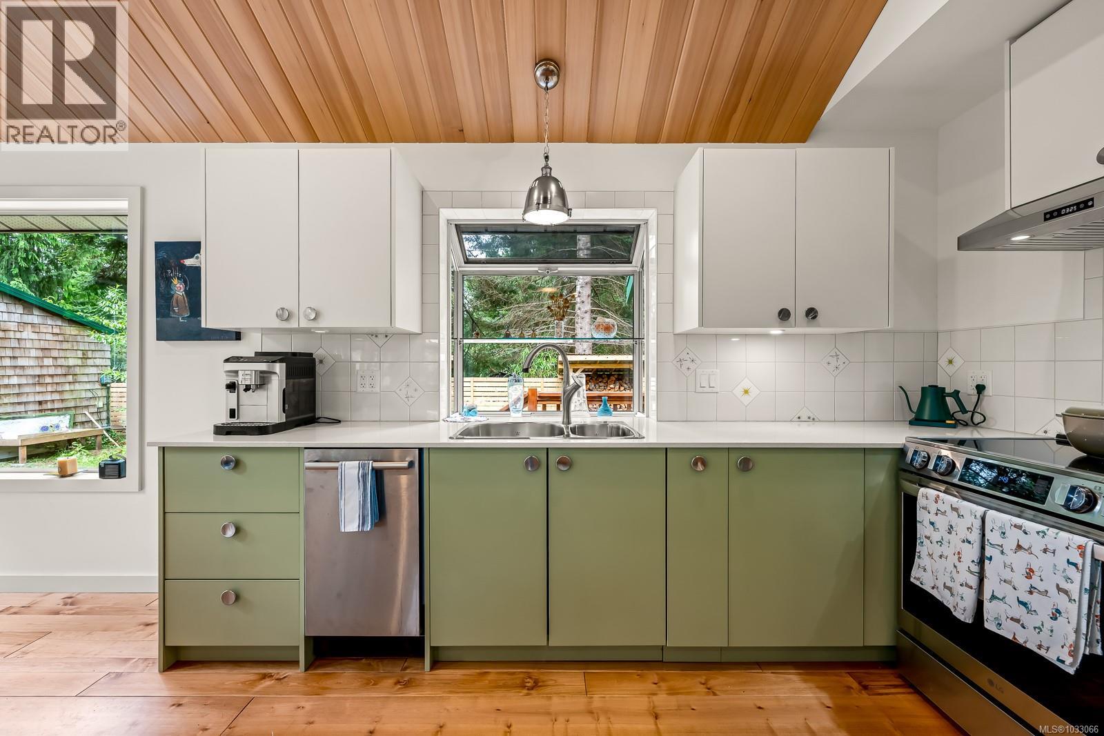 1677 Baikie Rd, Denman Island, British Columbia  V0R 1T0 - Photo 8 - 1033066