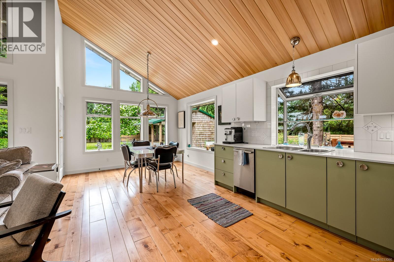 1677 Baikie Rd, Denman Island, British Columbia  V0R 1T0 - Photo 9 - 1033066