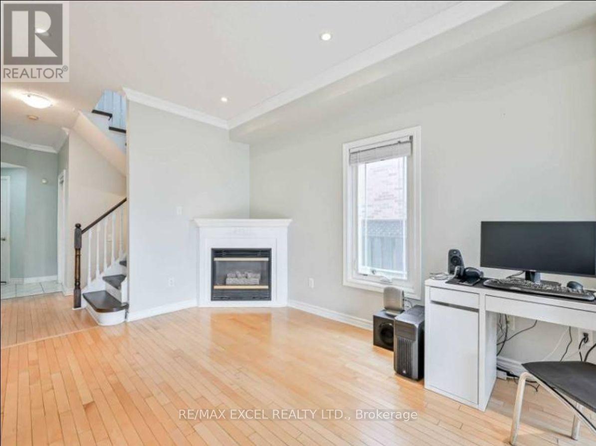 79 Greensboro Drive, Markham, Ontario  L3R 0V5 - Photo 3 - N13022412