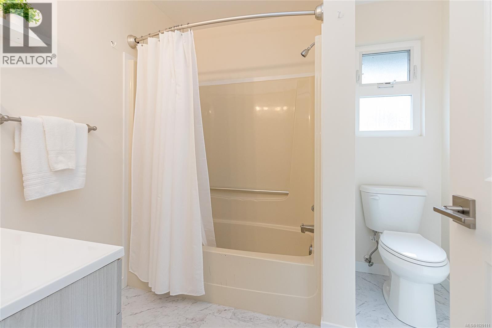 8 495 First Ave W, Qualicum Beach, British Columbia  V9K 1P1 - Photo 10 - 1029111