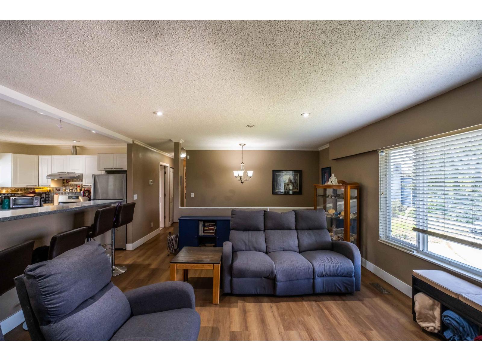 17884 57 Avenue, Surrey, British Columbia  V3S 1H3 - Photo 5 - R3109095