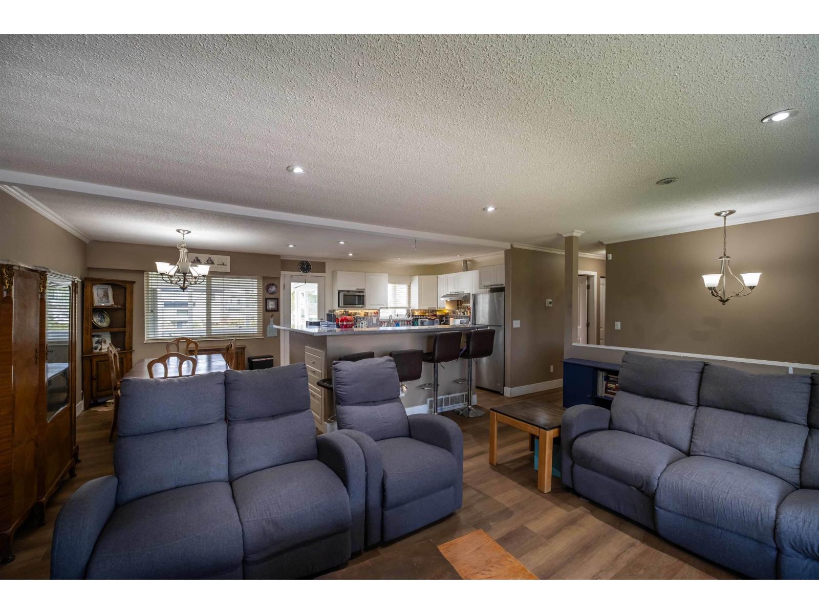 17884 57 Avenue, Surrey, British Columbia  V3S 1H3 - Photo 4 - R3109095