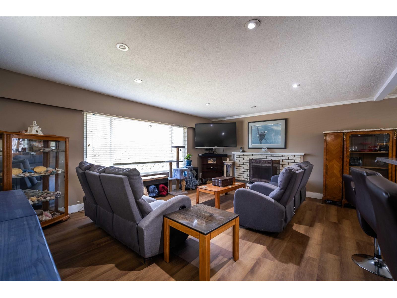 17884 57 Avenue, Surrey, British Columbia  V3S 1H3 - Photo 3 - R3109095