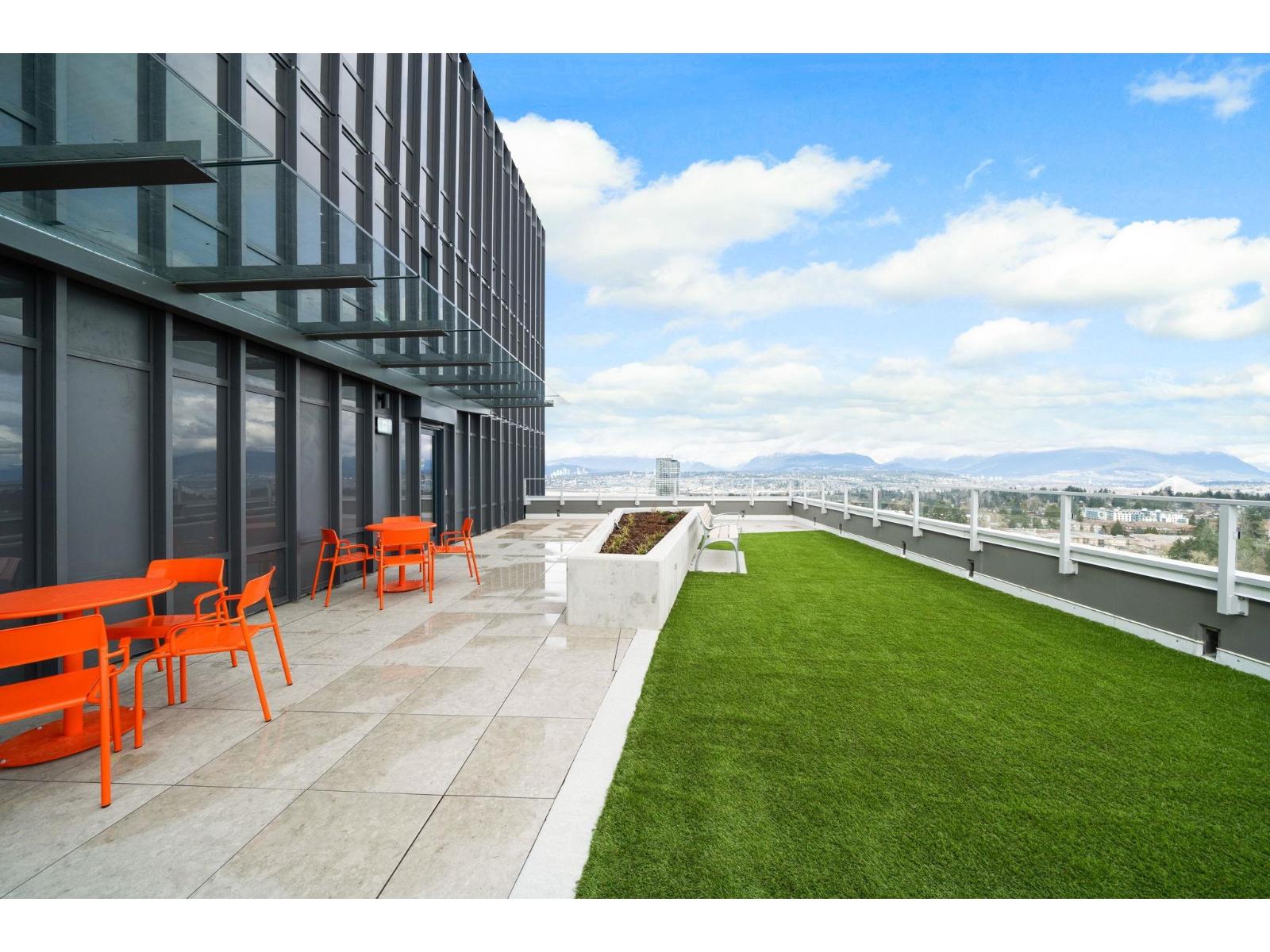 1607 10428 Whalley Boulevard, Surrey, British Columbia  V3T 0W2 - Photo 35 - R3114259