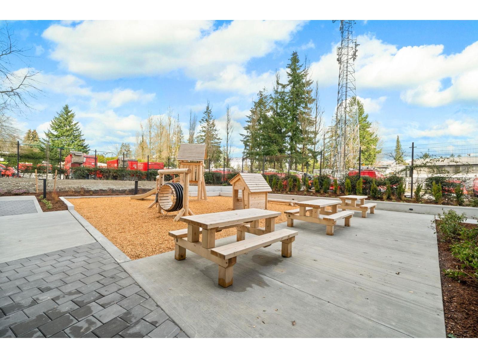 1607 10428 Whalley Boulevard, Surrey, British Columbia  V3T 0W2 - Photo 36 - R3114259