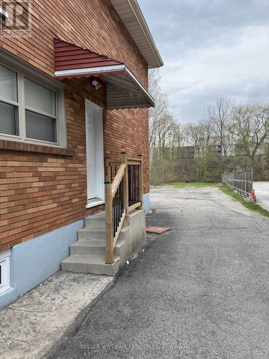 74 Essex Street, London North, Ontario  N6G 1B2 - Photo 10 - X13028056