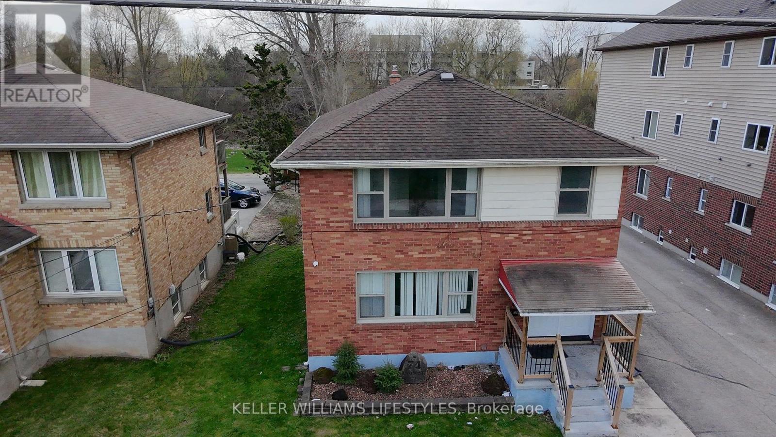 74 Essex Street, London North, Ontario  N6G 1B2 - Photo 2 - X13028056