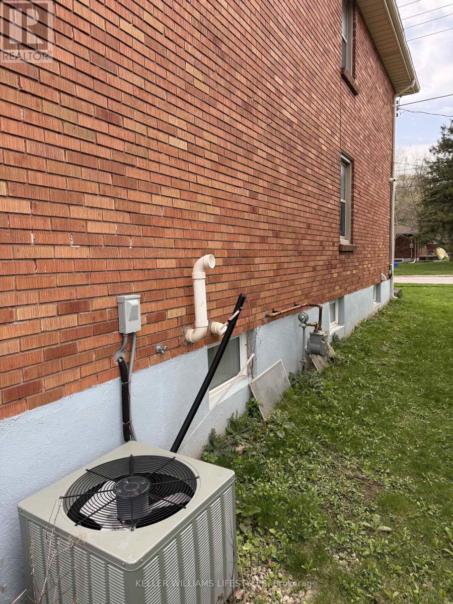 74 Essex Street, London North, Ontario  N6G 1B2 - Photo 8 - X13028056