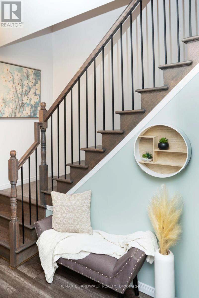 302 Haliburton Heights, Ottawa, Ontario  K2S 1S3 - Photo 3 - X13028096