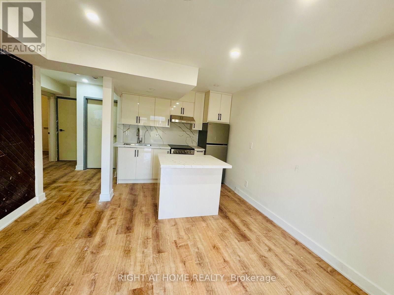 9 Tilley Drive, Toronto, Ontario  M1C 2T9 - Photo 3 - E13028062