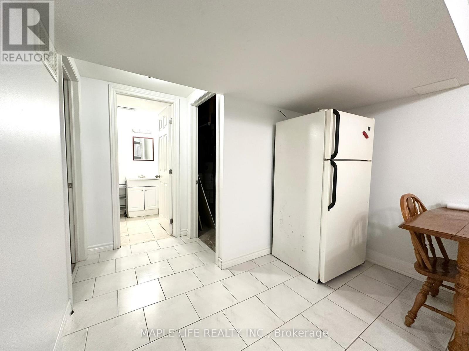 Bsmt - 37 Pinemeadow Boulevard, Toronto, Ontario  M1W 1N7 - Photo 11 - E13028066