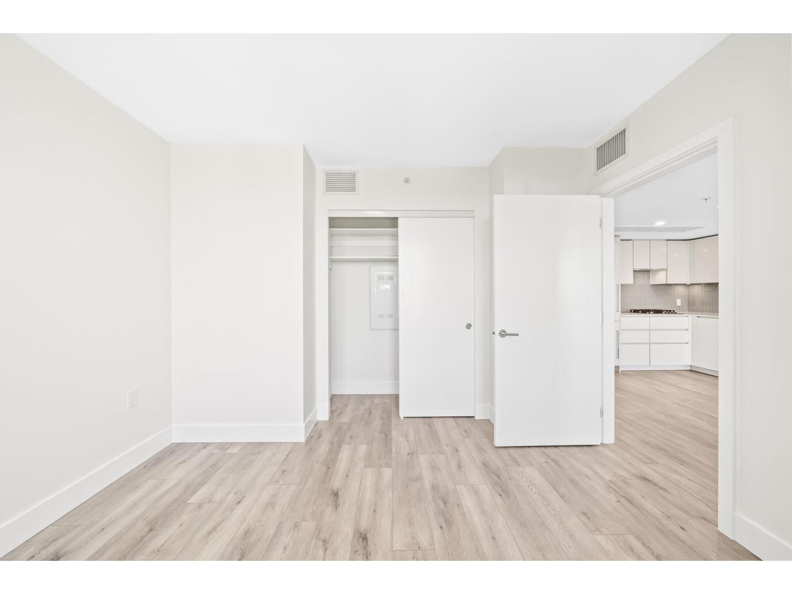 1607 10428 Whalley Boulevard, Surrey, British Columbia  V3T 0W2 - Photo 17 - R3114259