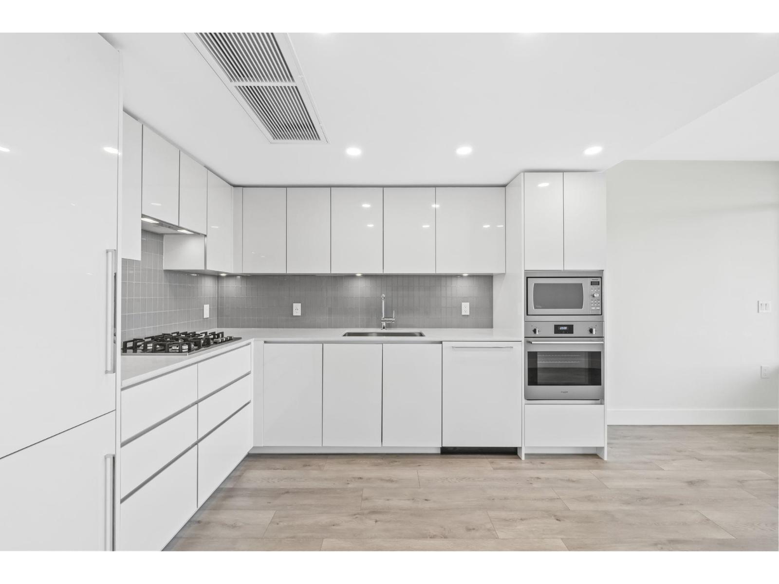 1607 10428 Whalley Boulevard, Surrey, British Columbia  V3T 0W2 - Photo 9 - R3114259