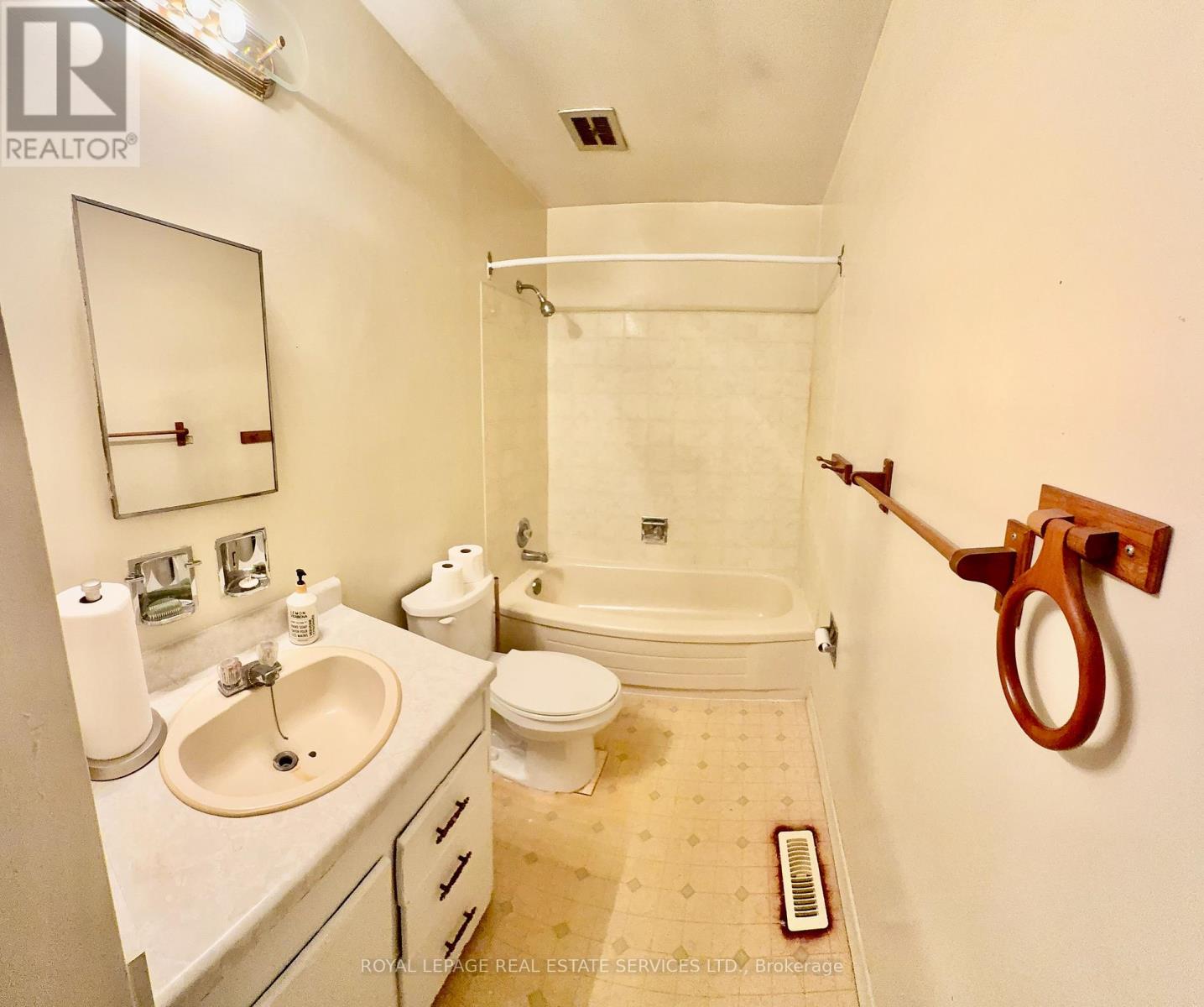 31 Daphne Crescent, Barrie, Ontario  L4M 2Y7 - Photo 14 - S13025596