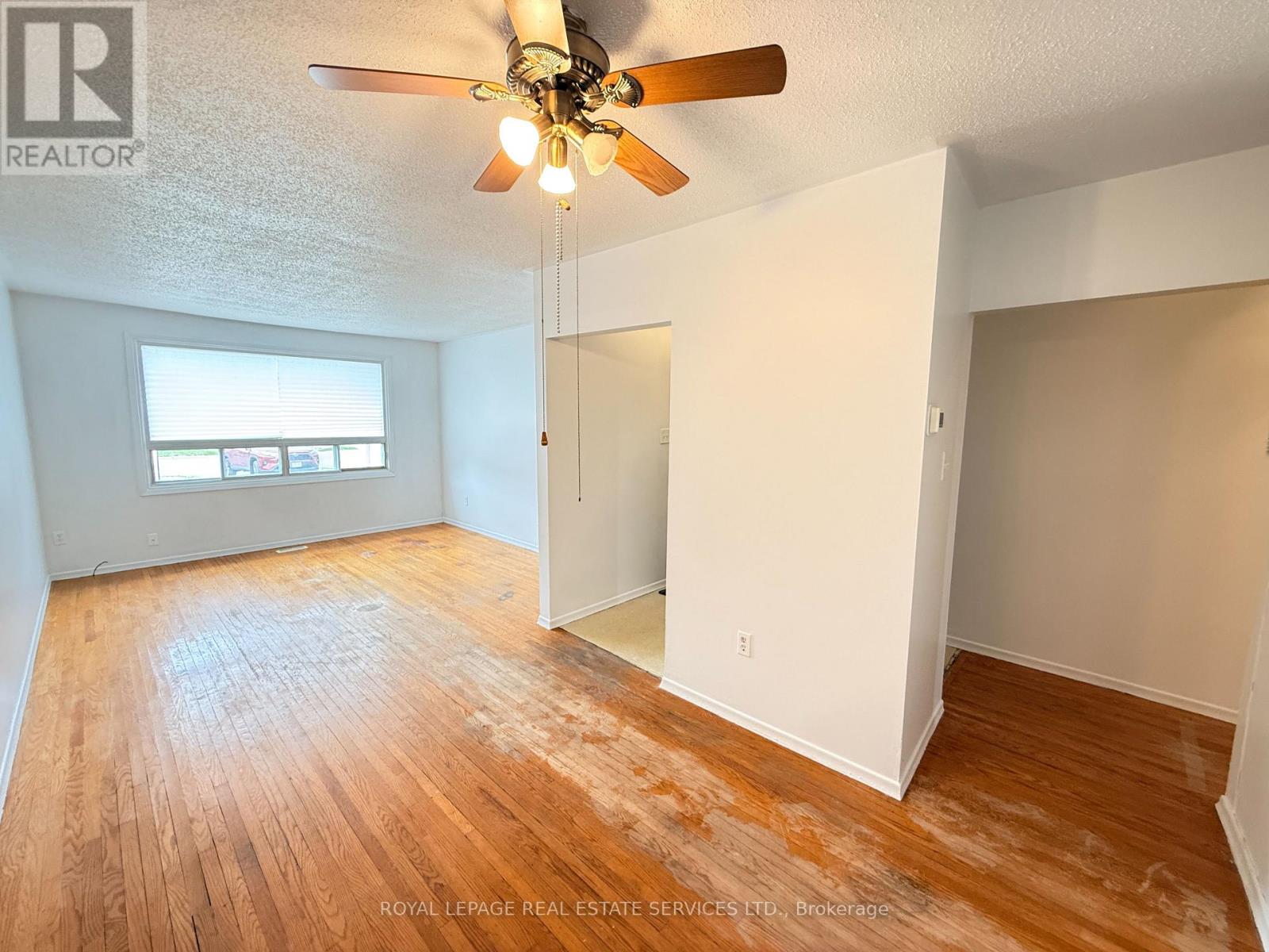 31 Daphne Crescent, Barrie, Ontario  L4M 2Y7 - Photo 4 - S13025596