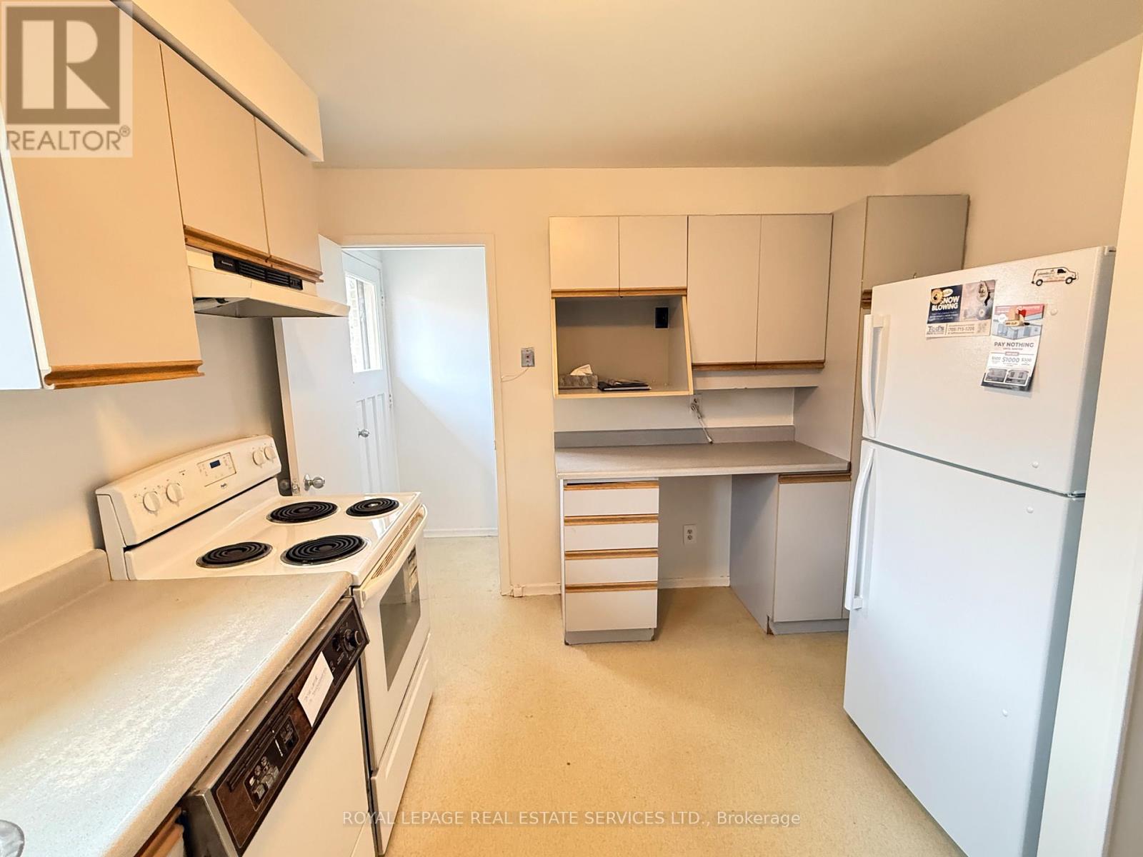 31 Daphne Crescent, Barrie, Ontario  L4M 2Y7 - Photo 6 - S13025596