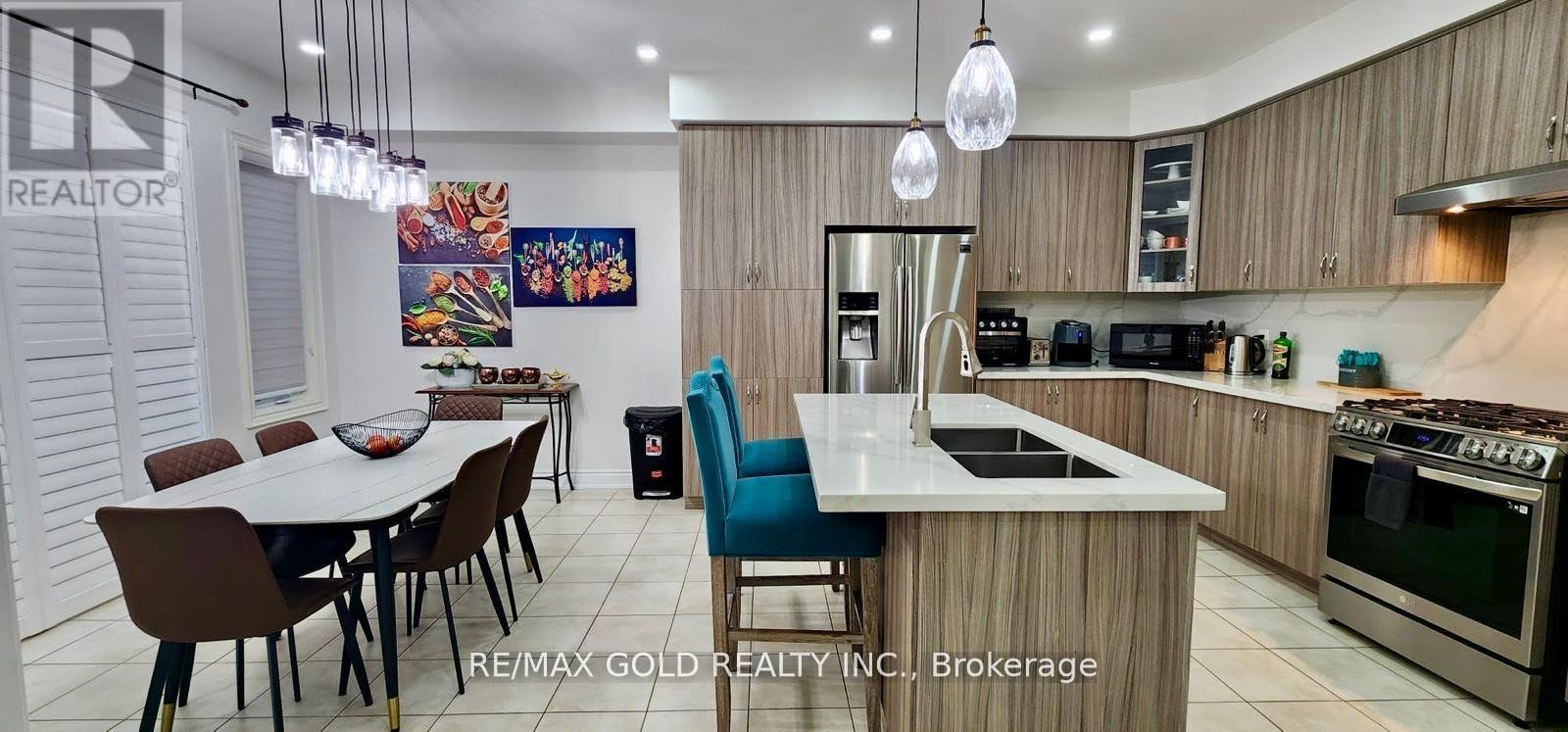 298 Etheridge Avenue, Milton, Ontario  L9E 1H7 - Photo 14 - W12876430