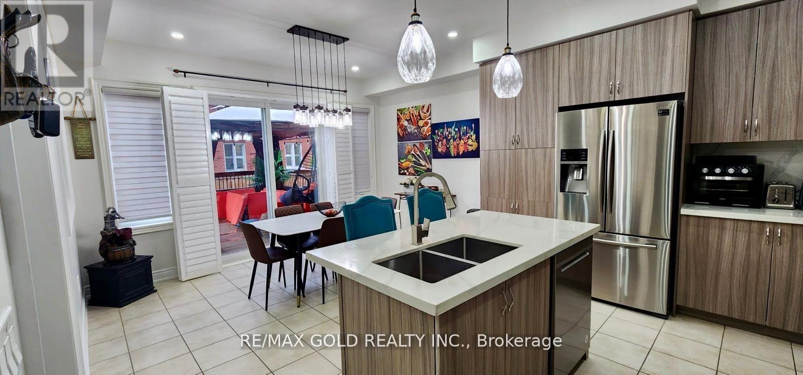 298 Etheridge Avenue, Milton, Ontario  L9E 1H7 - Photo 15 - W12876430